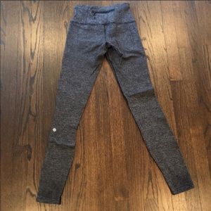 grey herringbone lululemon leggings!!